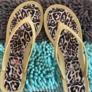 Nicole Miller flip flops SZ10